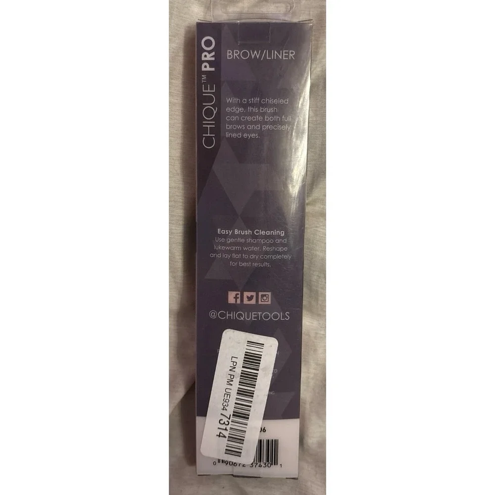 NEW Chique Pro Brow/Liner Makeup‎ Brush